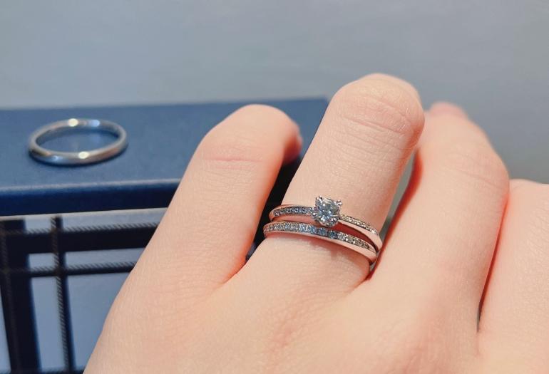 【山形】婚約指輪と結婚指輪の重ね着け、どう選ぶ？
