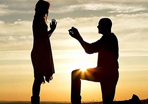 【山形】婚約指輪は一人で選ぶ？それとも二人で選ぶ