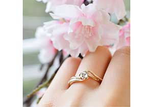 杢目金屋のオススメ婚約指輪２選とひとひらアレンジ！！人気なデザインをご紹介します。