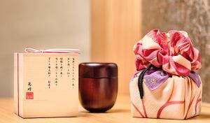 和の意味深いブライダルリング、「萬時」。